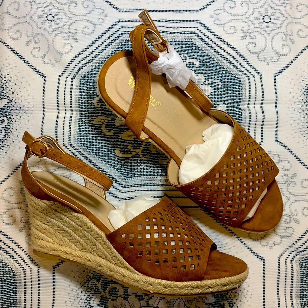 Wedge sandals